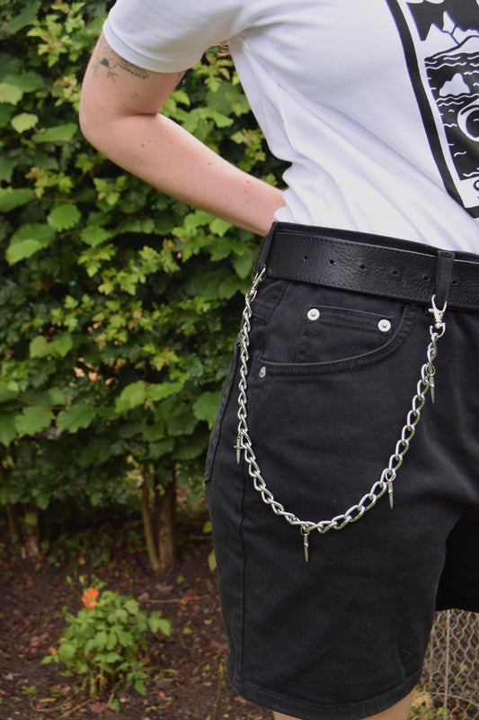 Jean chain with multiple Dagger charms