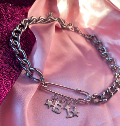 BI kilt pin chunky chain choker necklace