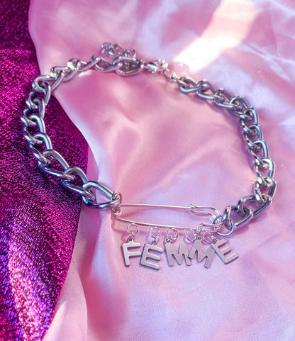 Femme kilt pin chunky chain choker necklace