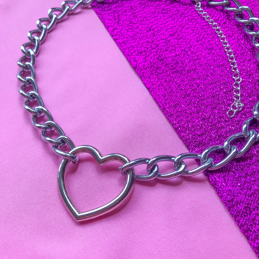 Chunky chain necklace with a love heart shaped O ring in the middle